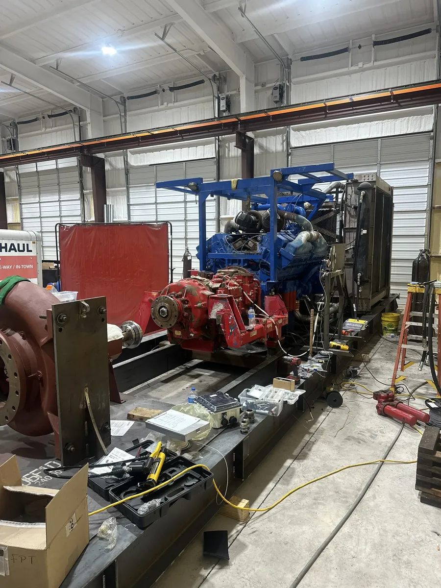 The QSK45 and Allison 9820 in the shop.